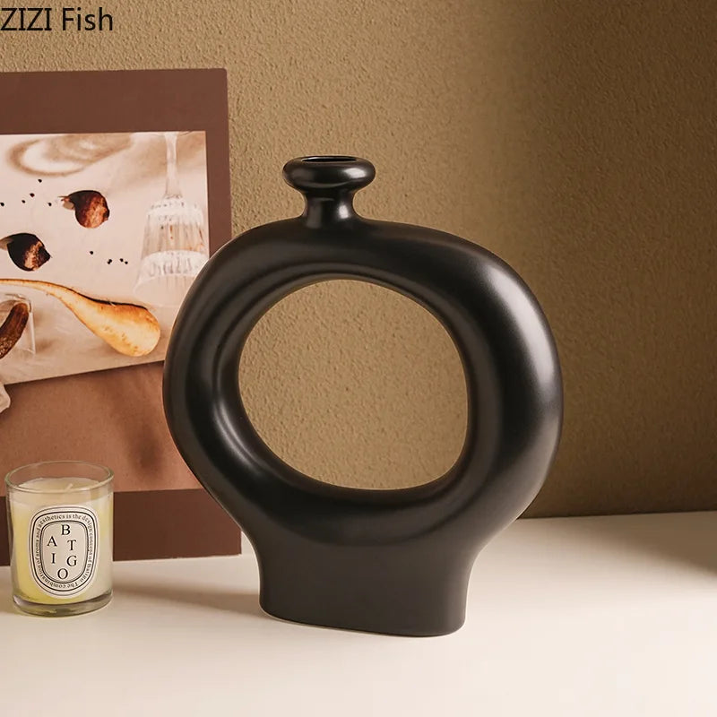 Black Hole Vase