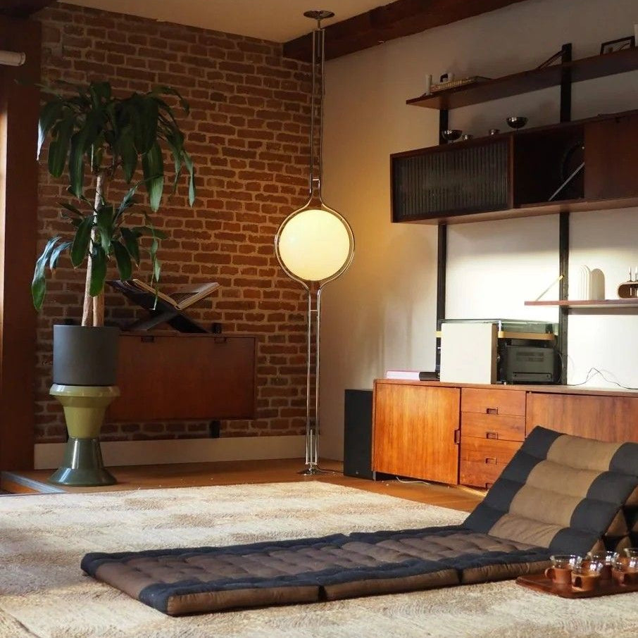 Floor to Ceiling Lamp